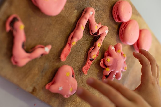 Kids in the Kitchen - MaCaRoN - Fun Macaron Recipe for Kids