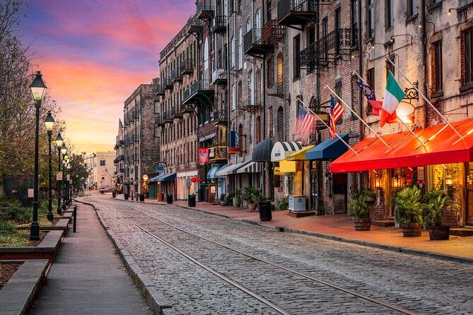 Kids Walking movie tour of Savannah - Exploring Savannah’s Cinematic Charm in Detail