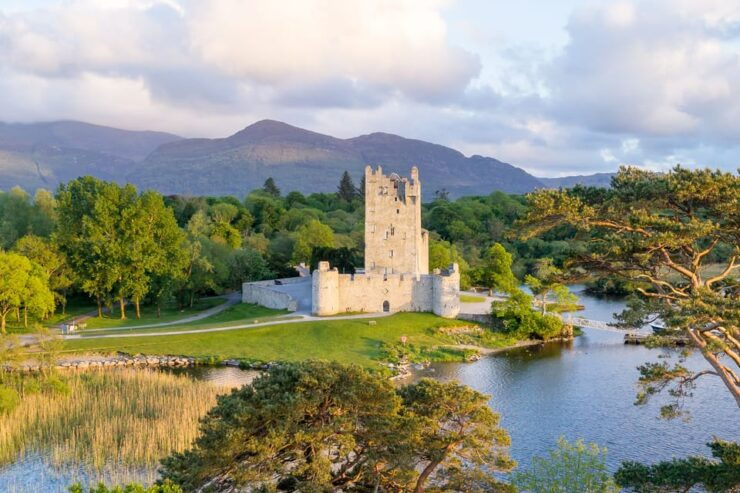 Killarney: Guided Tour With Afternoon Tea - Exploring Killarney Town and National Park