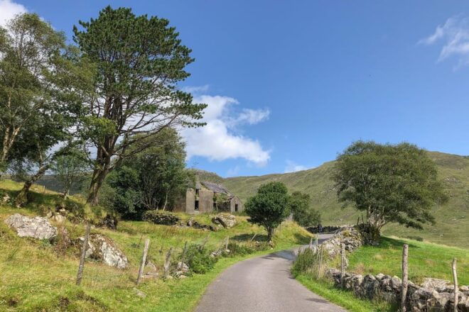 Killarney: The Ring of the Reeks - Backroads Rural Tour - Panoramic Vistas and Ruins