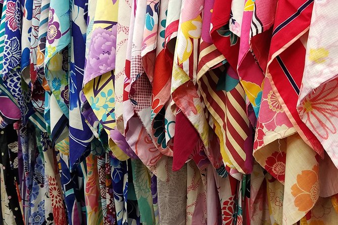 Kimono Rental : JPY 3800 - Background