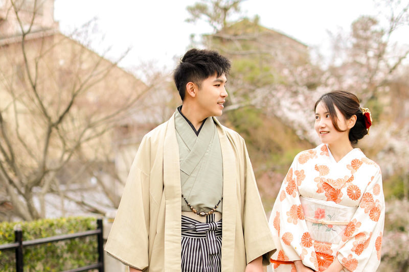Kimono Rental (Kyoto/Provided by Kimono Rental Kanwa Yasaka Shrine) - Choosing a kimono without feeling lost
