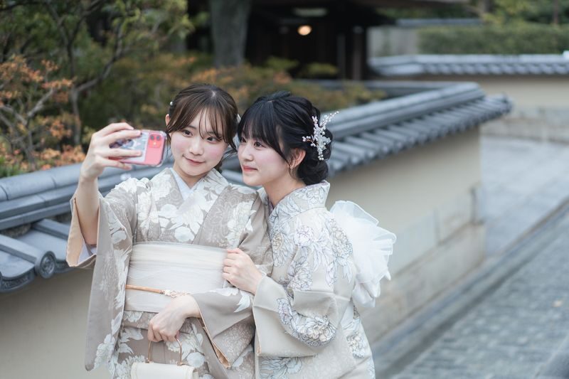 Kimono Rental (Provided by Kyoto / Kyoto Kimono Rental Yumeyakata) - What the price buys, and where the extras add up