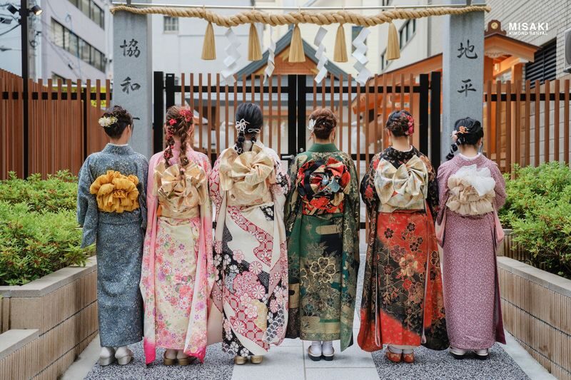 Kimono & Yukata Rental and Photo Shoot (Kyoto, Gion-Shijo, Yasaka Shrine) - Kimono Rental Misaki - Walk Gion and Yasaka Shrine in traditional dress