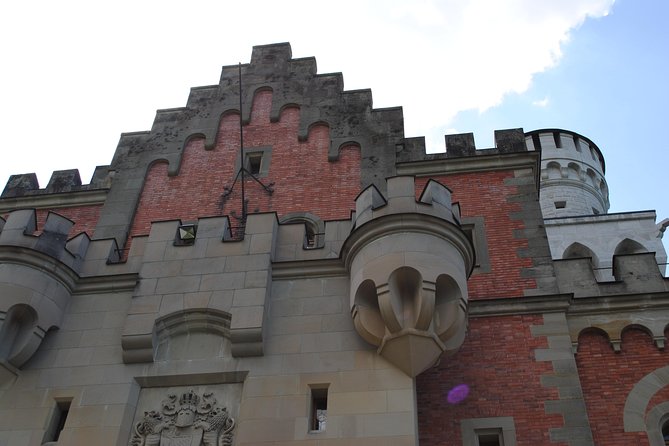 King Ludwig Castles Neuschwanstein and Linderhof Private Tour From Salzburg - Overview of Neuschwanstein Castle and Linderhof Palace