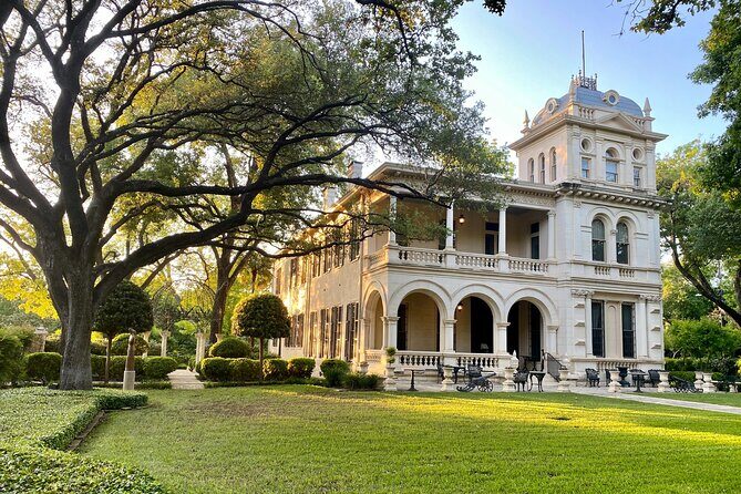 King William District Tour - A Deep Dive Into the King William District Tour