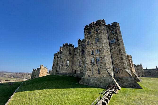 Kingdoms & Keeps: From Holy Island to Harry Potter - The Magic of Harry Potter