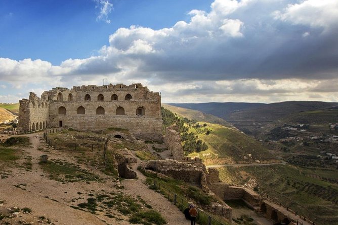 Kings Way To Petra From Amman Or Dead Sea Or Airport - Comfort and Amenities