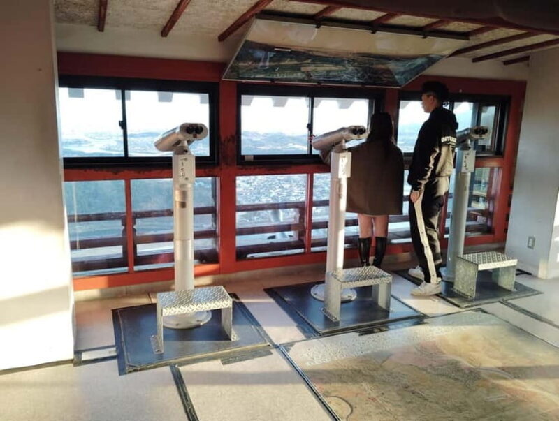 Kintai-Kyo Bridge and Iwakuni Castle with local guide 3h - The Full Experience: What You Can Expect