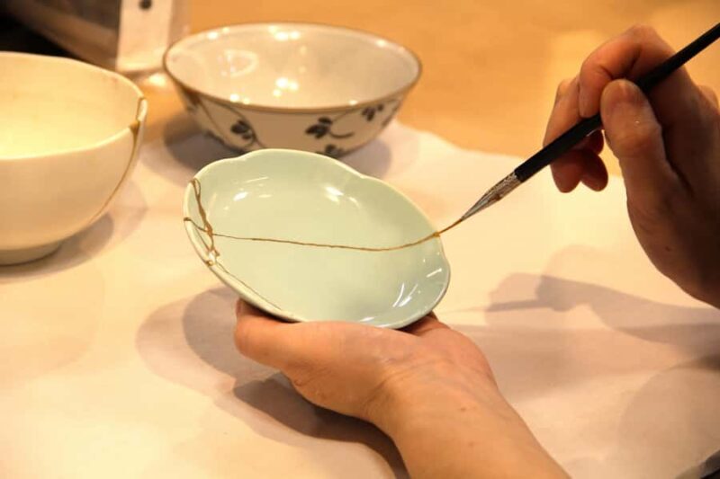 Kintsugi Experience in Nihonbashi Tokyo (English Guide) - Small Group Dynamics & Guide Quality