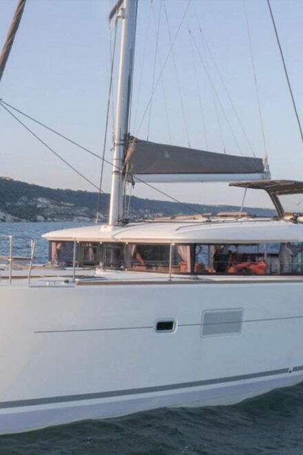 Kissamos: Gramvousa - Balos Tour on an Exceptional Catamaran - Onboard Experience