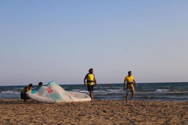 Kitesurfing Course Near Syracuse With IKO Instructor - Booking and Location Information