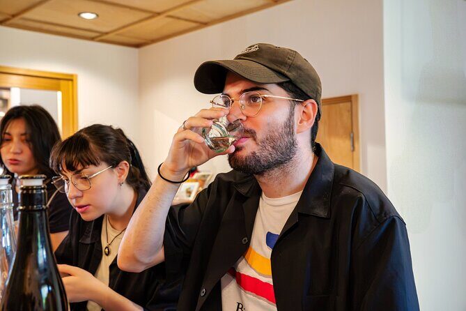 Kiyomizu Walk Tour and Traditional Sake Tasting - Who Should Consider This Tour?