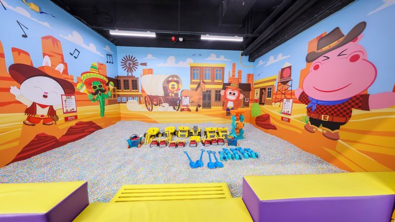 Kiztopia Hong Kong Outlet - New Town Plaza - Cleanliness, staff, and the busy-day question