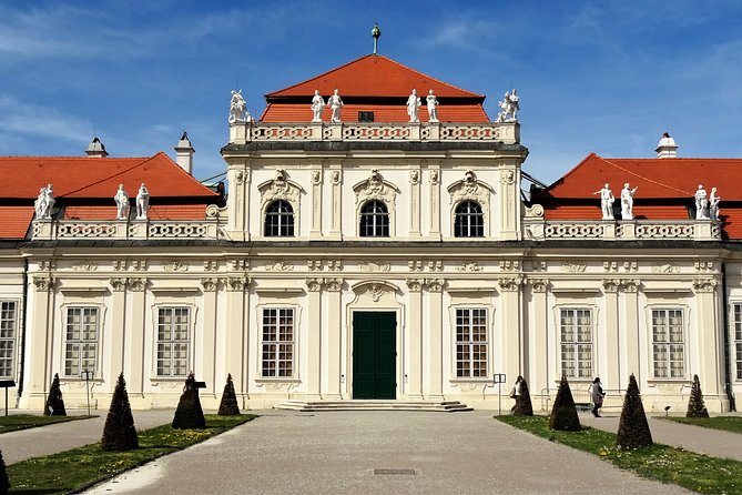 Klimts Kisses From Vienna a Private Expert-Walk From Baroque to Art Nouveau - Art Nouveau Landmarks