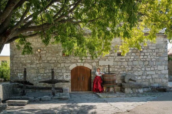 Klis ( Game Ot Thrones ) & Soparnik - Croatian Pizza Tour - Klis Fortress
