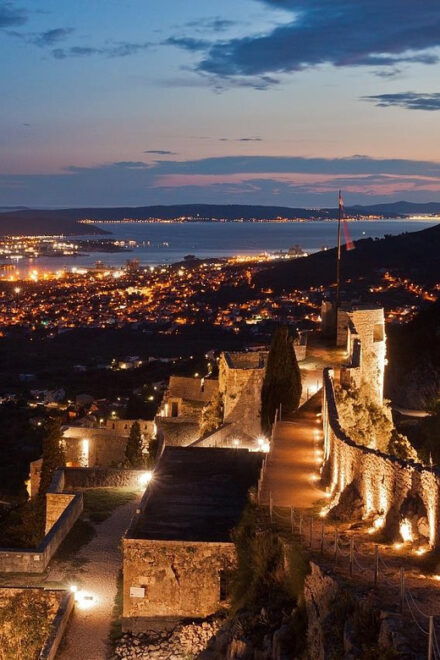 Klis ( Game Ot Thrones ) & Soparnik - Croatian Pizza Tour - Soparnik Experience