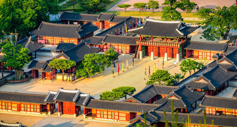 Klook Exclusive K-Buddhism Heritage & Culture Tour: Temple, Meditation & UNESCO Site - Guides who make the traditions easier to follow