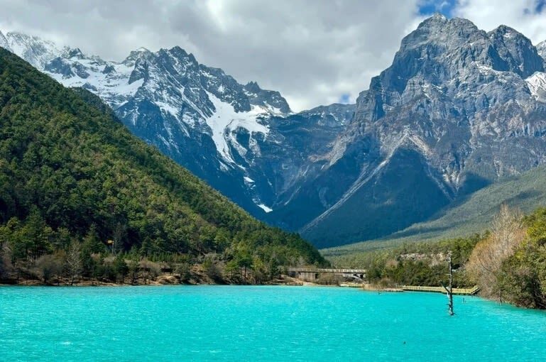 KLOOK Selection: Lijiang Jade Dragon Snow Mountain 1-Day Tour - A pre-dawn pickup, then a mountain day