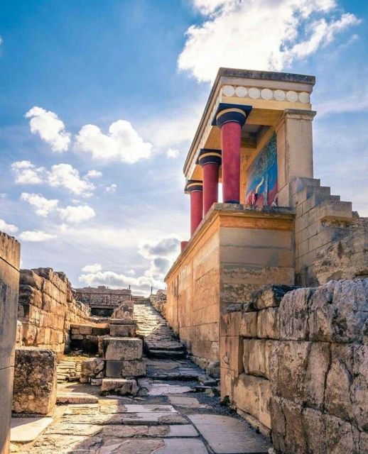 KNOSSOS PALACE AND HERAKLION TOWN ARCHAEOLOGICAL MUSEUM - Heraklion Town: Capital of Crete