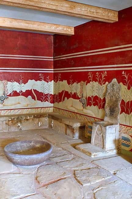 Knossos Place and Minoan Performance from Rethymno - Good To Know