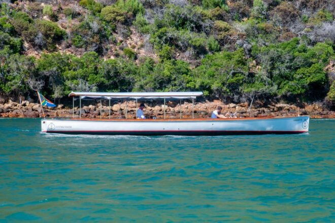 Knysna: 1-hour Heads Cruise on Coquette - Beverages Available for Pre-Order