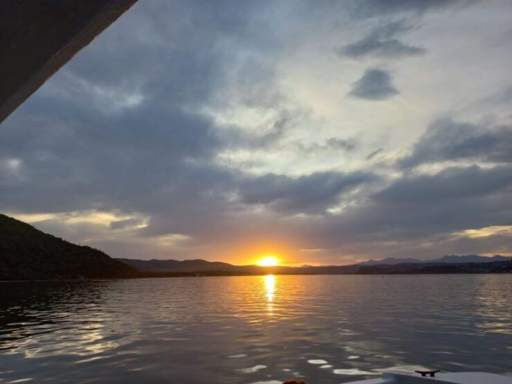Knysna: Wine & Oyster Luxury Lounger Sunset Cruise - Experience Description