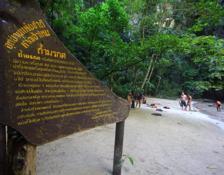 Ko Lanta: 4 Islands and Emerald Cave Day Tour by Speedboat - Itinerary and Experience