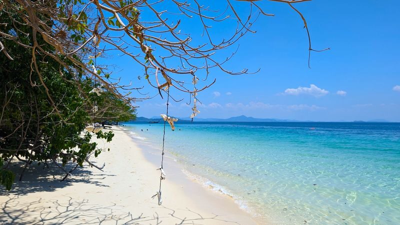 Ko Lanta 4 Islands Speedboat Tour with Emerald Cave - Is $59.65 good value?
