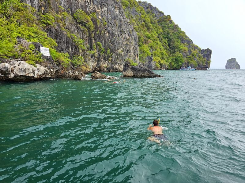 Ko Lanta 4 Islands Speedboat Tour with Emerald Cave - Who should consider booking