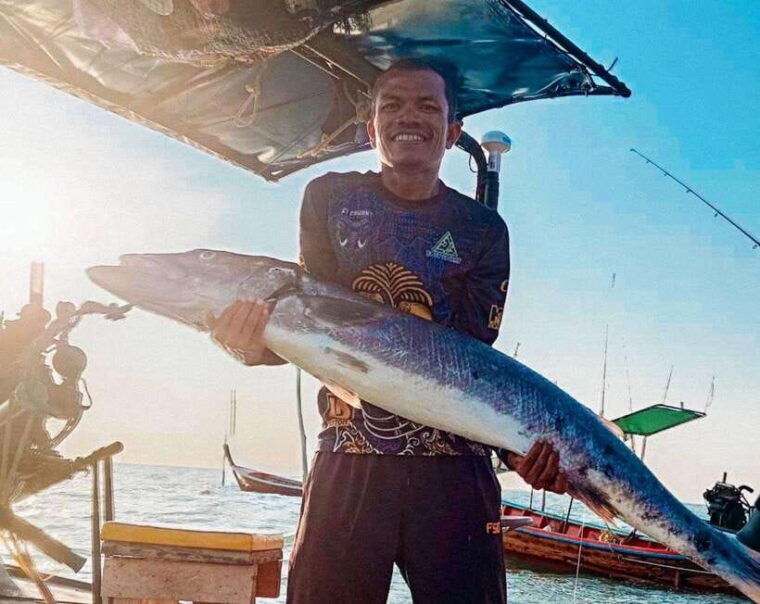 Ko Lanta: Exclusive Private Long-tail Boat Fishing Trip - Discovering the Andaman Sea