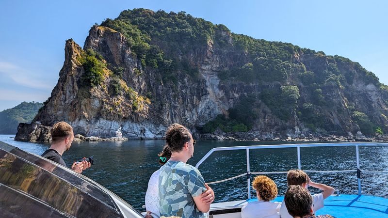 Ko Lanta Full-Day Koh Rok & Koh Haa Snorkeling Tour - Guides, wildlife, and responsible snorkeling