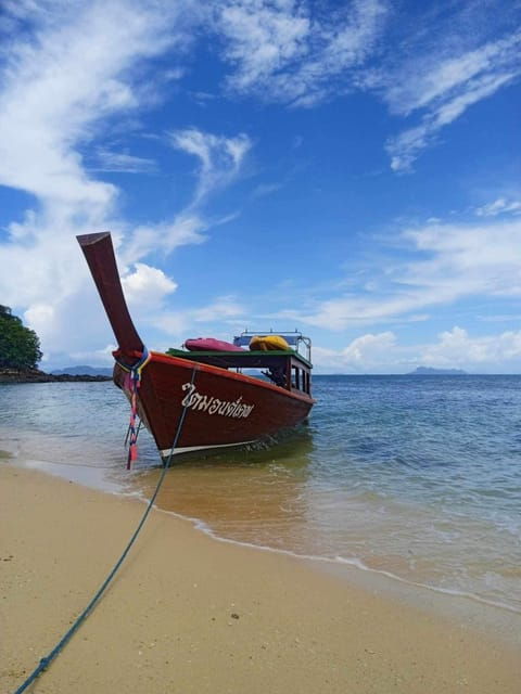 Ko Lanta: Ko Aung, Ko Phee Ghost Island Cave, Talabeng Kayak - Exploring Ko Aung and Ko Kam