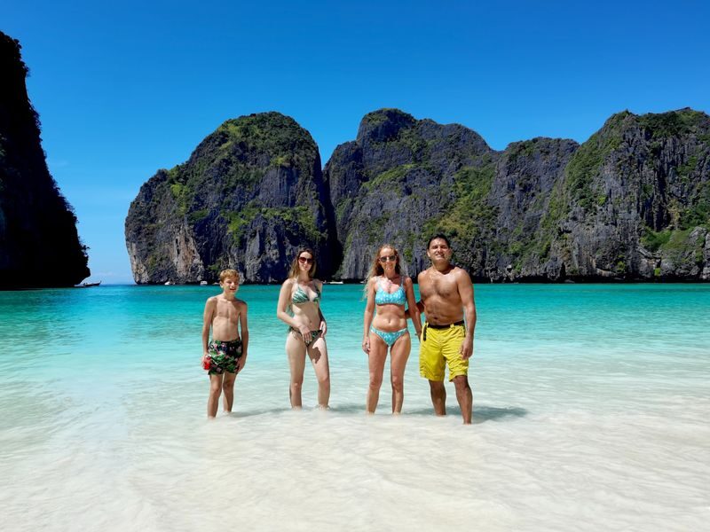 Ko Lanta Maya Bay & Phi Phi Islands Full-Day Speedboat Tour - Lunch is a practical pause, not the main event
