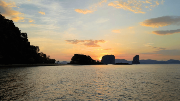 Ko Yao Yai: Hong Island & Plankton Longtail Boat Sunset Tour - Bioluminescent Plankton Experience