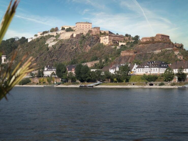 Koblenz: Christmas Boat Tour With Mulled Wine - Experience the Magic of Christmas on a Boat