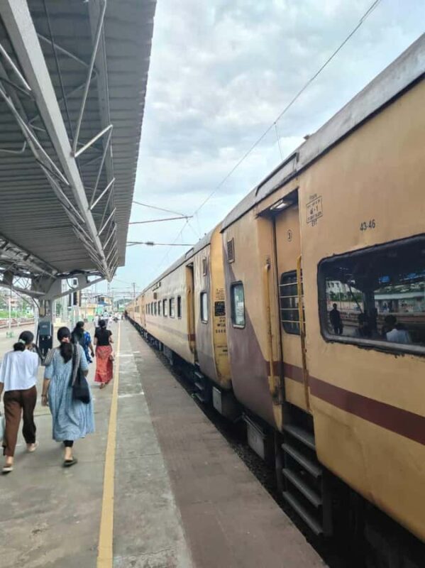 Kochi: Alleppey Backwaters public Boat Tour with Train Ride - A Detailed Look at the Tour Itinerary and Experience