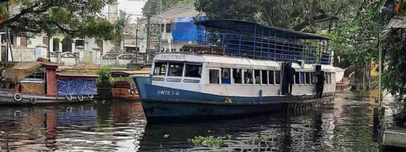 Kochi: Alleppey Backwaters public Boat Tour with Train Ride - The Sum Up
