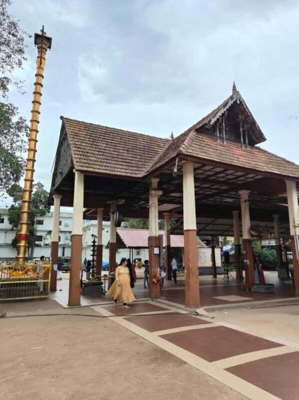 Kochi: Alleppey Backwaters public Boat Tour with Train Ride - FAQ