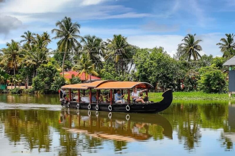 Kochi: Kumarakom Day Trip with Private Shikara Cruise & more - Who Should Consider This Tour?