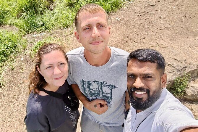 Kochi to Munnar Full Day Tour with Eravikulam, lockhart and Lunch - Authentic Kerala Lunch