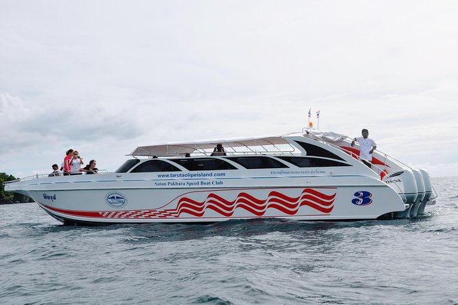 Koh Bulone to Koh Kradan by Satun Pakbara Speed Boat - Meeting and Pickup