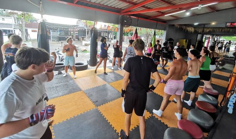 Koh Chang: Muay Thai Boxing Introduction Class for Beginners - A family-friendly option, with age limits