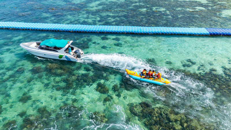 Koh Hey Banana Beach Speedboat Day Tour - Guides and the rhythm of the outing