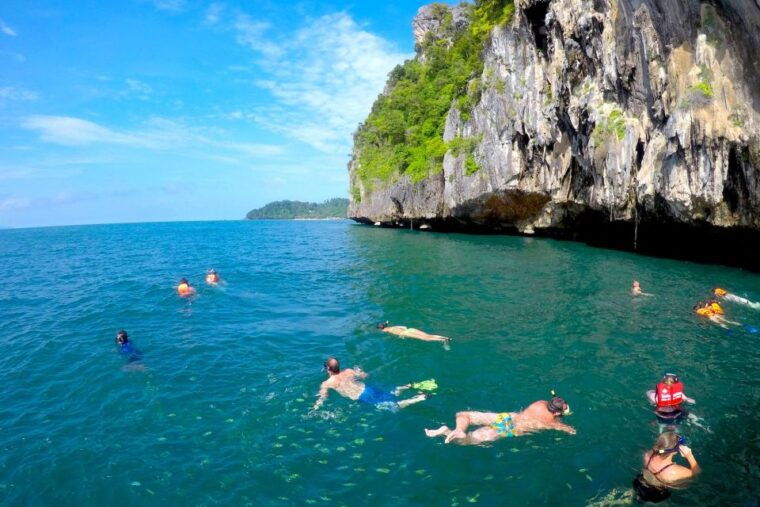 Koh Lanta: Emerald Cave, Ko Kradan & 4 Islands by Speedboat - Relaxation at Koh Kradan