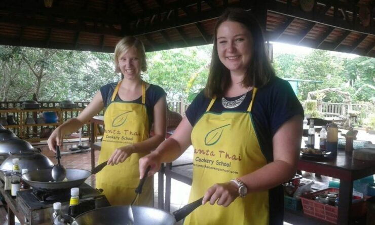 Koh Lanta: Evening Course at Lanta Thai Cookery School - Experience Highlights