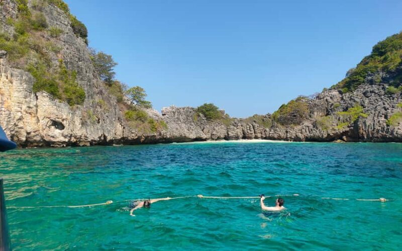 Koh Lanta: Koh Rok and Koh Ha Snorkeling Day Trip - Good To Know