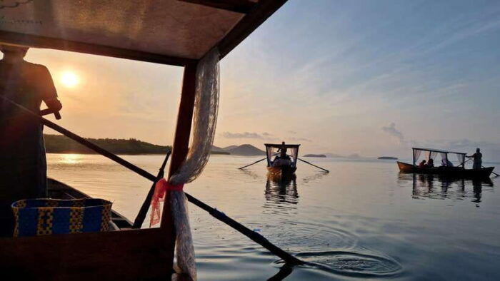 Koh Lanta: Romantic Sunrise Private Gondola Tour - Sunrise Scenery