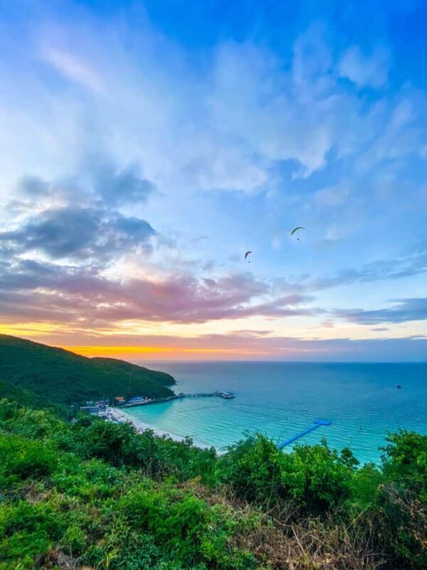 Koh Larn: Tandem Paragliding Adventure with scenic view - What to Bring and Wear