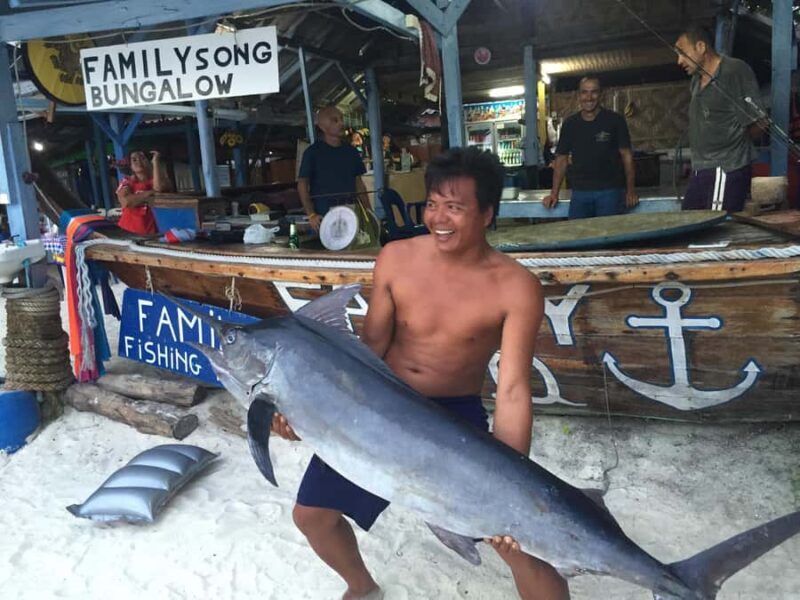 Koh LIpe:Vertical jigging & popping Giant Trevally - An Introduction to the Experience